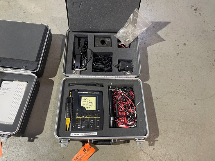 #7490-•-tektronix-tek-scope-image-1