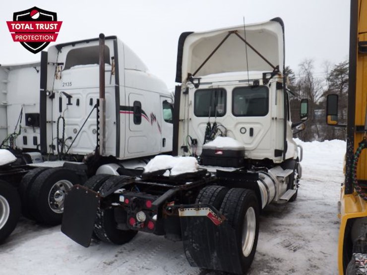 2020-freightliner-cascadia-116-image-9