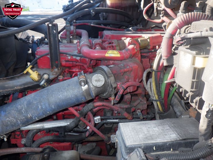 2019-freightliner-m2-106-image-15