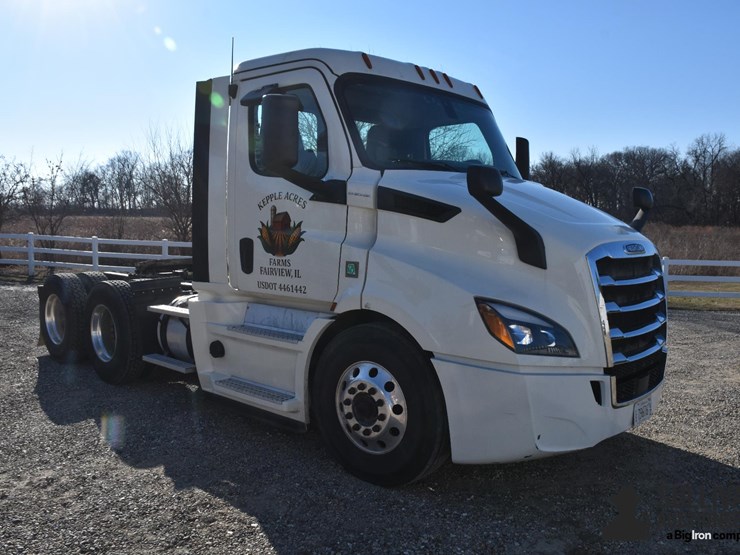 2019-freightliner-cascadia-116-t/a-truck-tractor-image-3