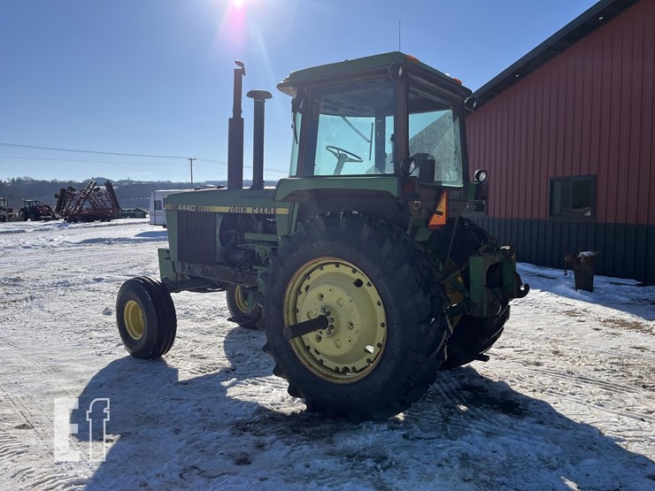 john-deere-4440-image-3