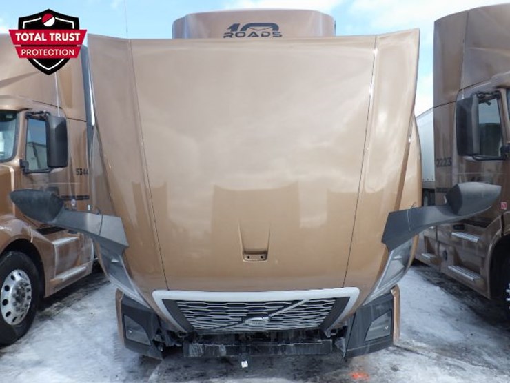 2022-volvo-vnl-300-image-24