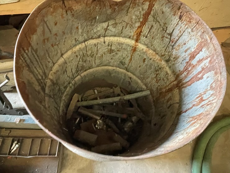 #5924-•-contents-of-shelf-and-(2)-toolboxes-image-11