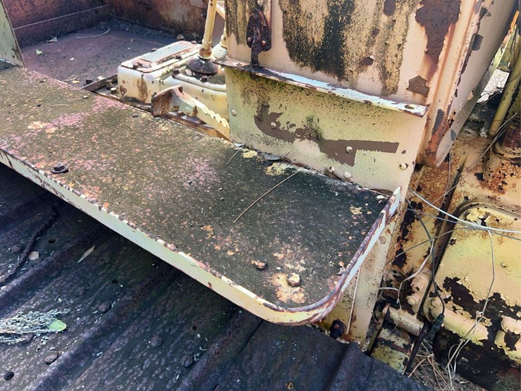 caterpillar-twenty-image-23