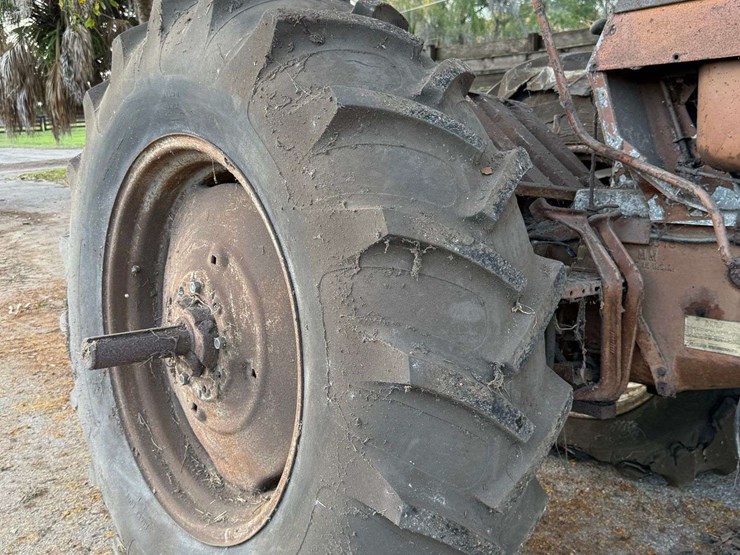 minneapolis-moline-u302-image-37