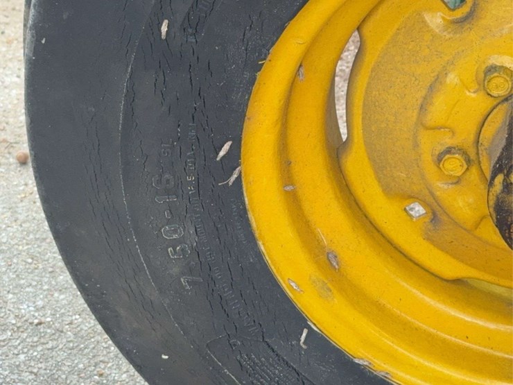 john-deere-620-image-30