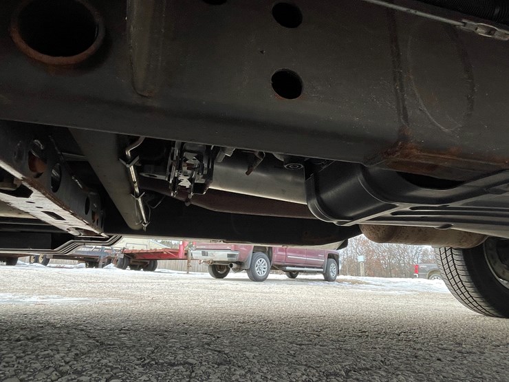 #4000-•-2019-chevy-silverado-high-country-pickup-(has-wi-title)-image-16