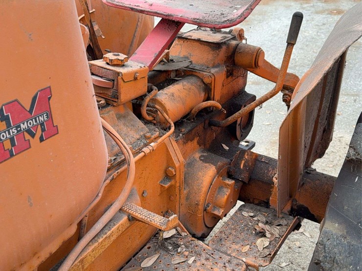minneapolis-moline-335-image-24