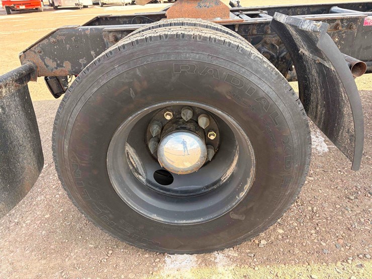 1994-volvo-truck-tractor-image-33