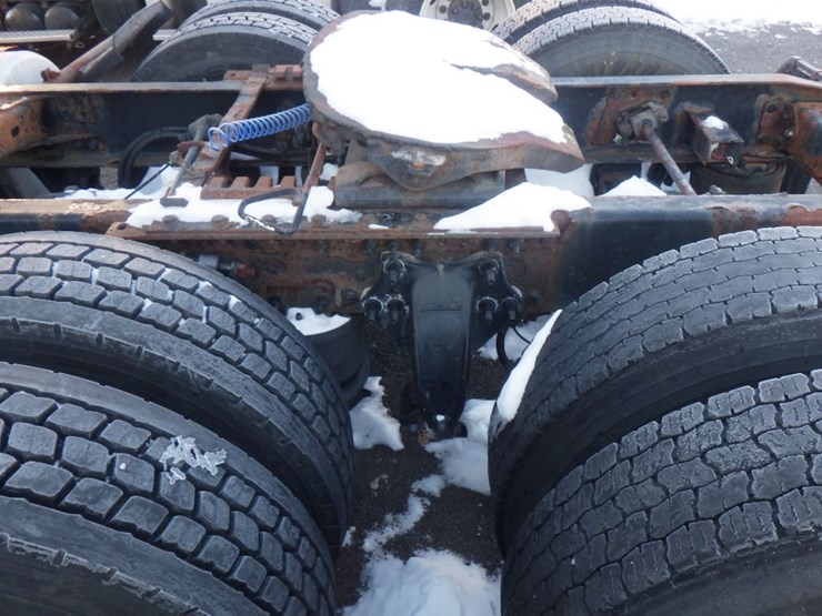 2014-freightliner-cascadia-125-evolution-image-12