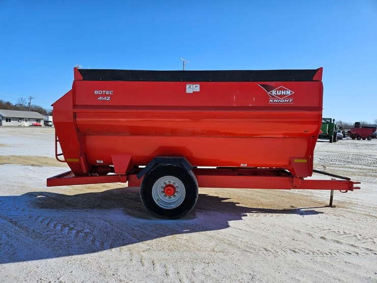 #311-•-2012-knight-4142-mixer-feed-wagon-image-6