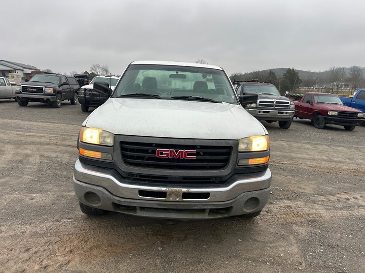 2003-gmc-2500-image-6