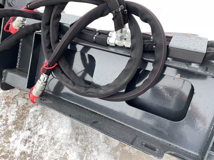 #2365-•-wolverine-mini-skid-steer-combination-bucket-image-17