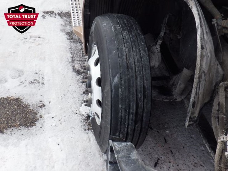 2022-volvo-vnl-760-image-29