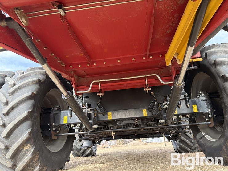 2020-case-ih-8250-image-16