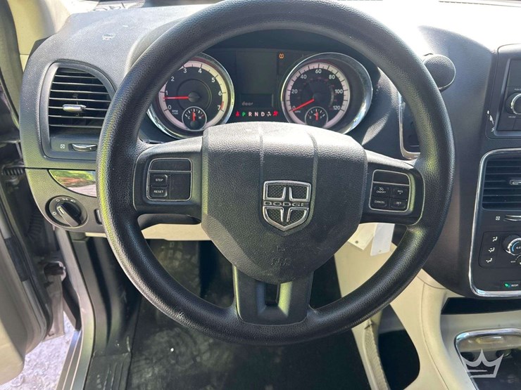 2014-dodge-grand-caravan-image-13