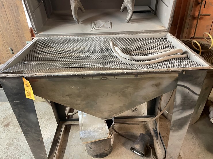 #5952-•-sandblast-cabinet-image-5