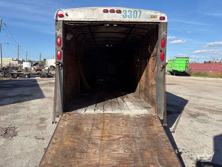 2001-t/a-enclosed-trailer-image-5