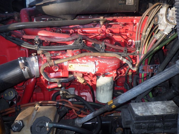 2015-freightliner-cascadia-125-image-21