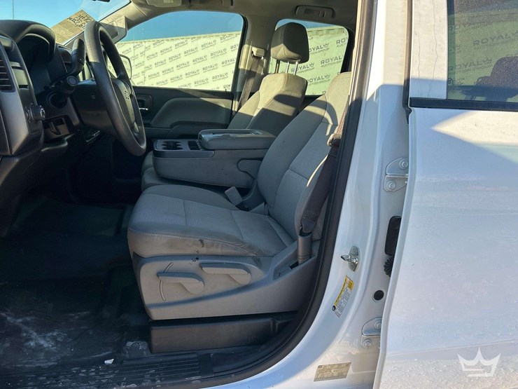 2017-chevrolet-silverado-1500-image-12