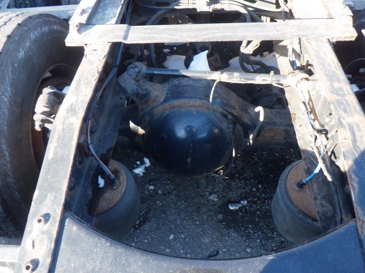 2019-freightliner-cascadia-126-image-10