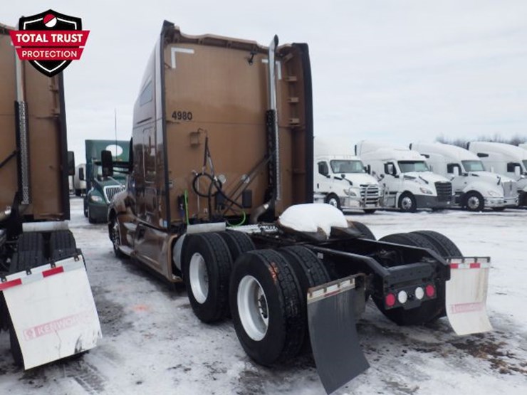 2022-kenworth-t680-image-16