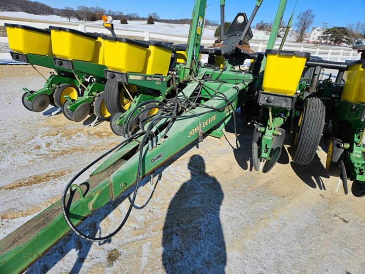 john-deere-7200-image-11