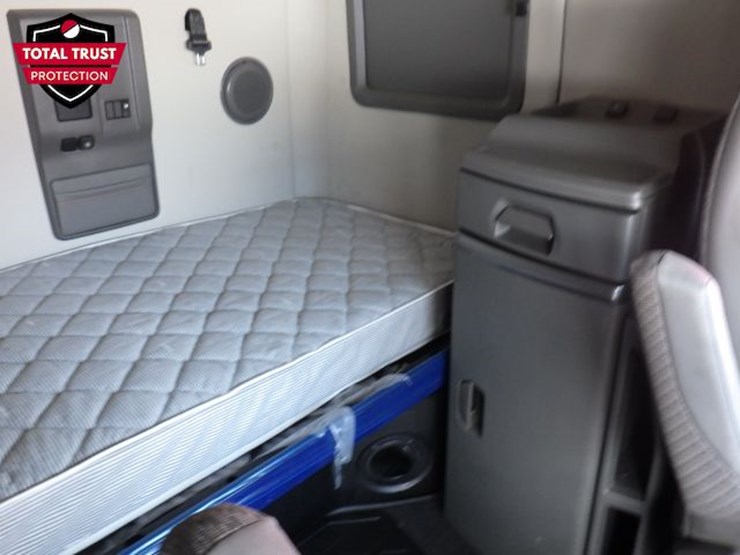 2022-volvo-vnl-760-image-6