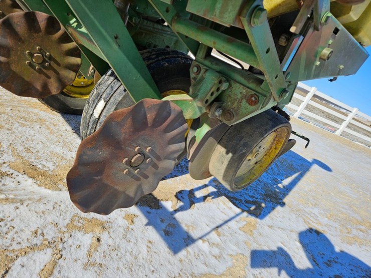 john-deere-7000-image-17