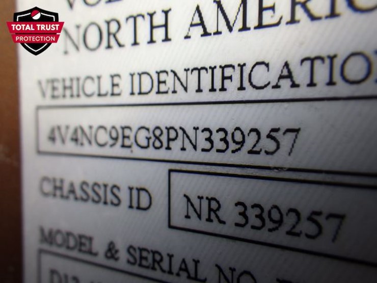 2023-volvo-vnl-300-image-18