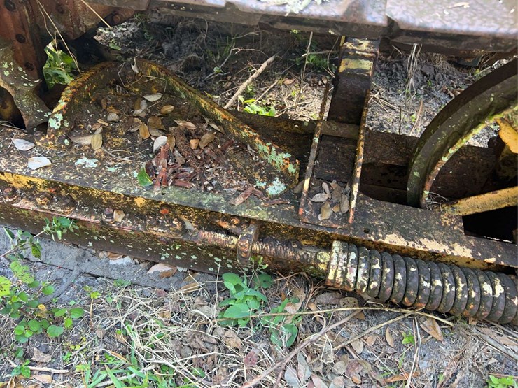 caterpillar-twenty-image-51