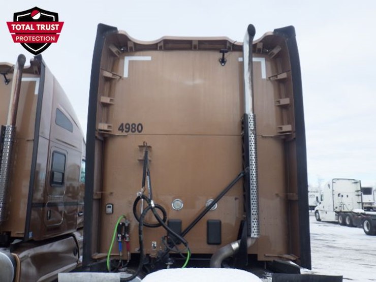 2022-kenworth-t680-image-15