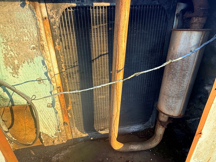 #2596-•-permavane-air-compressor-image-17