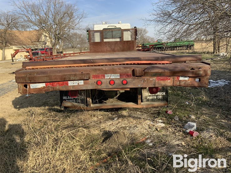 1998-peterbilt-330-image-6