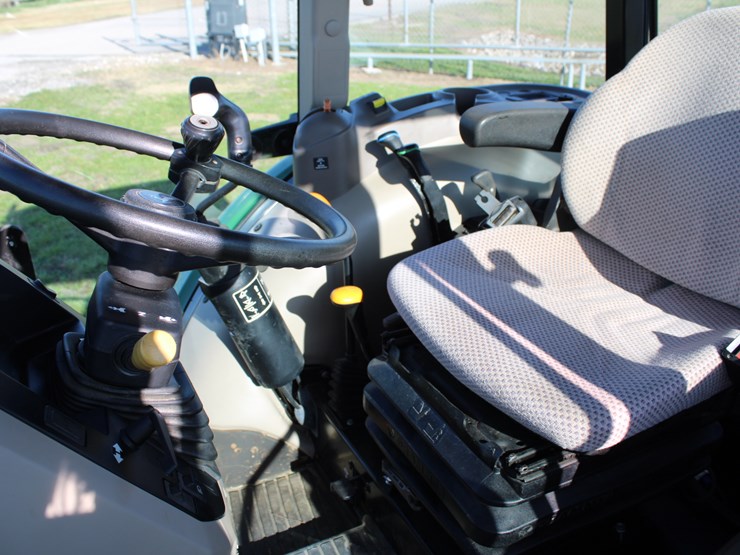 2019-john-deere-5075e-image-8