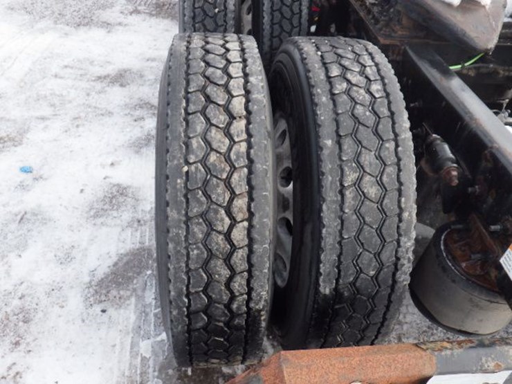 2016-freightliner-cascadia-125-image-14