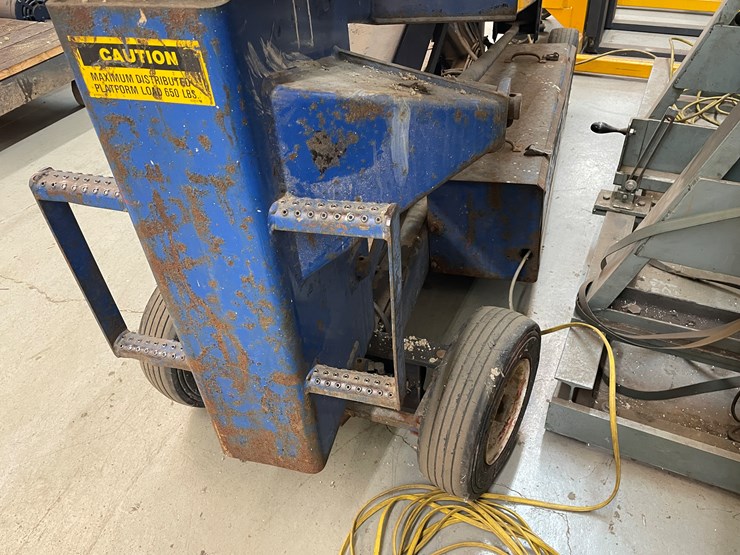 #4008-•-upright-scissor-lift-image-12