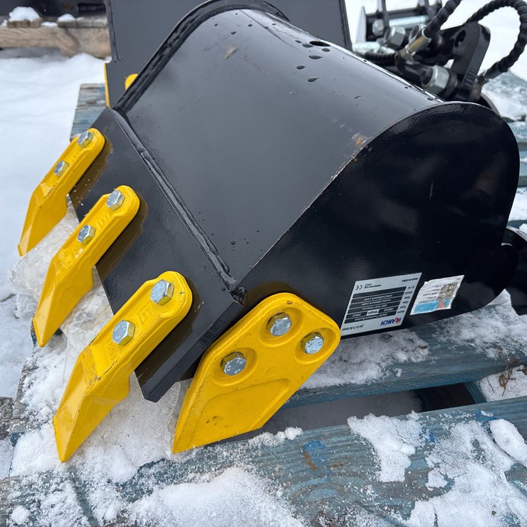 #4146 • E2. BUCKET WITH TEETH