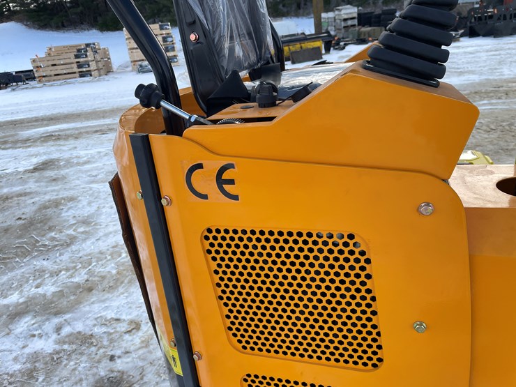 #108-•-miva-va15-mini-excavator-image-40