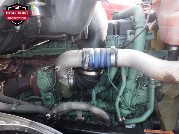 2022-volvo-vnl-300-image-24