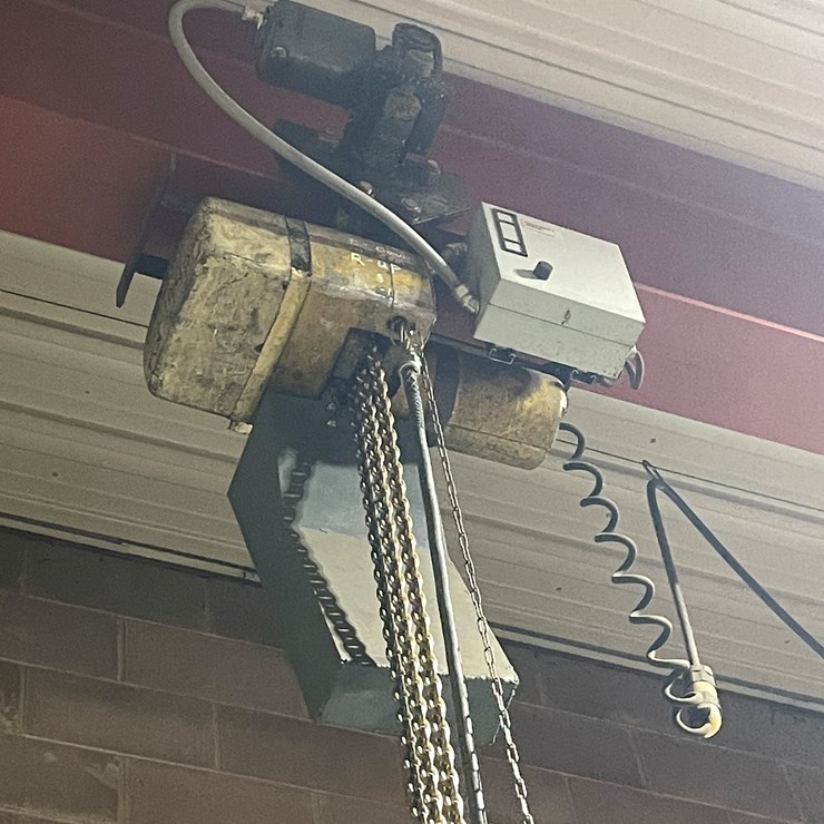 #5986 • Yale 18480 3 Ton Chain Hoist