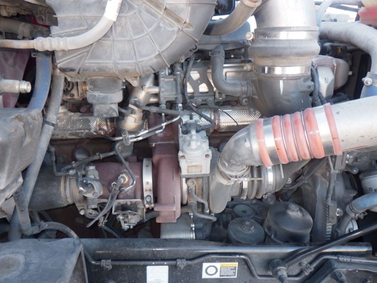 2018-peterbilt-579-image-21