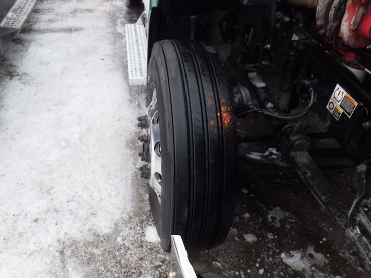 2017-peterbilt-579-image-22