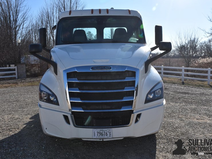 2019-freightliner-cascadia-116-t/a-truck-tractor-image-10