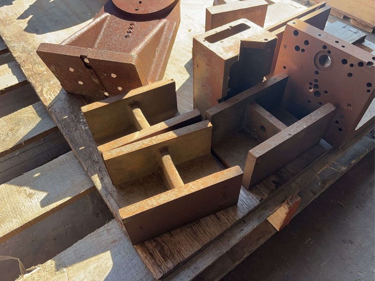 miscellaneous-milling-angle-plates-(x8)-image-2