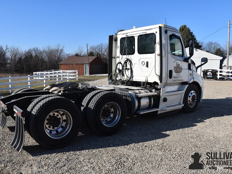 2019-freightliner-cascadia-116-t/a-truck-tractor-image-5