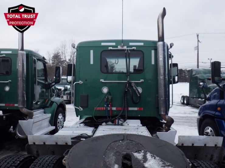 2019-peterbilt-579-image-11