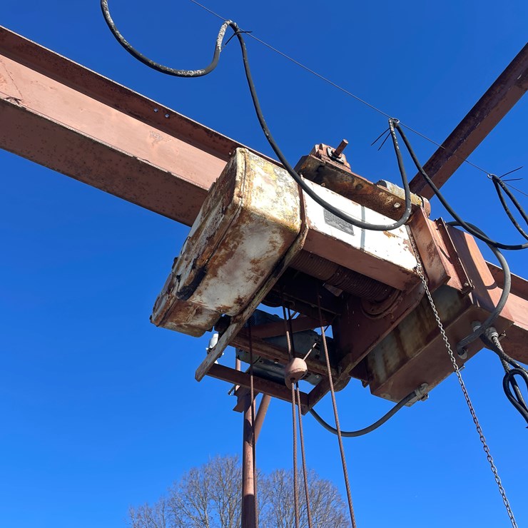 #5901 • Springfield 5 Ton Cable Hoist