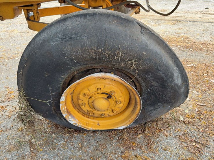 minneapolis-moline-g1000-image-56