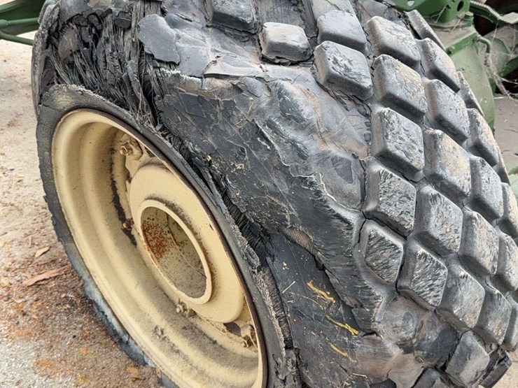 john-deere-620-image-44